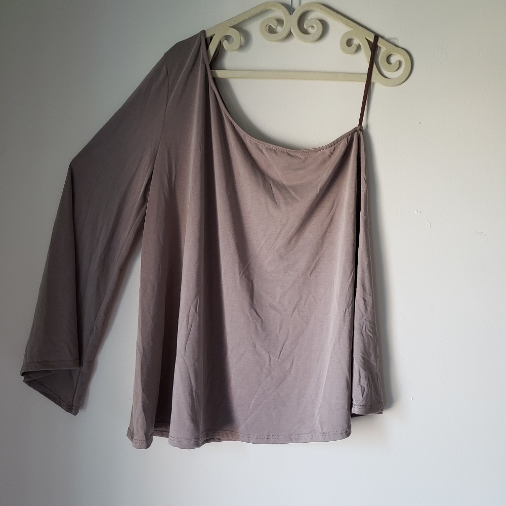 🛍Green Envelope one cold shoulder top